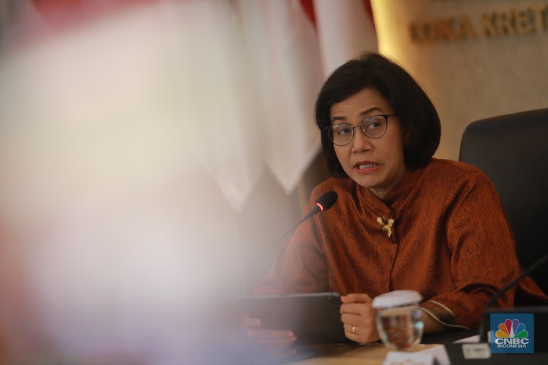 Gubernur Bank Indonesia Perry Warjiyo saat Konferensi Pers Devisa Hasil Ekspor (DHE) di Selasar Kretagama, Jakarta, Jumat (28/7/2023). (²©²ÊÍøÕ¾, Muhammad Sabki) Gubernur Bank Indonesia Perry Warjiyo saat Konferensi Pers Devisa Hasil Ekspor (DHE) di Selasar Kretagama, Jakarta, Jumat (28/7/2023). (²©²ÊÍøÕ¾, Muhammad Sabki)