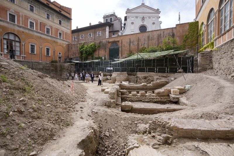 Penemuan reruntuhan Teater Nero penainggalan Romawi Kuno di kota Roma, Italia. Penemuan reruntuhan Teater Nero penainggalan Romawi Kuno di kota Roma, Italia. (AP Photo/Andrew Medichini)