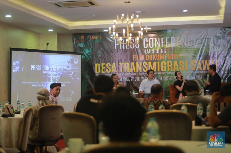 Film Dokumenter Desa Transmigrasi Sawit (CNBC Indonesia/Muhamad Sabki) Film Dokumenter Desa Transmigrasi Sawit (CNBC Indonesia/Muhamad Sabki)