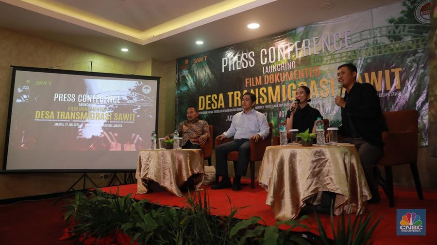 Film Dokumenter Desa Transmigrasi Sawit (CNBC Indonesia/Muhamad Sabki)