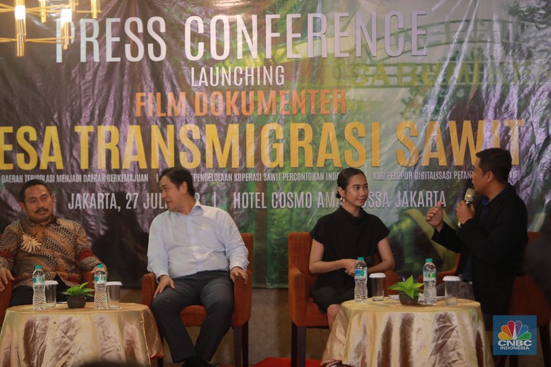 Film Dokumenter Desa Transmigrasi Sawit (CNBC Indonesia/Muhamad Sabki) Film Dokumenter Desa Transmigrasi Sawit (CNBC Indonesia/Muhamad Sabki)