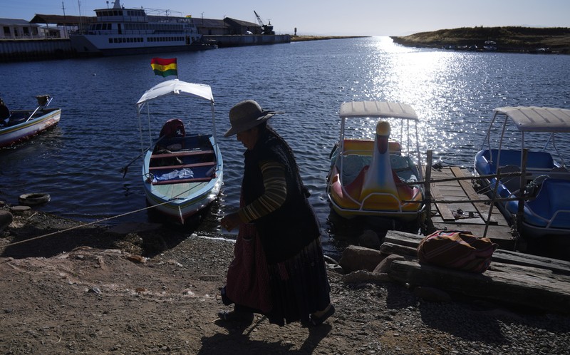 Kekeringan melanda Danau Titicaca di Bolvia. (AP Photo/Juan Karita)