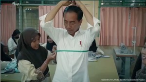 Cerita Jokowi Pakai Kemeja Putih Buatan Anak SMKN 4 Bengkulu