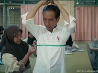Cerita Jokowi Pakai Kemeja Putih Buatan Anak SMKN 4 Bengkulu