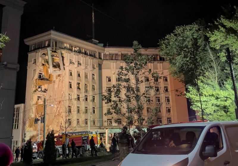Kondisi gedung apartemen yang rusak akibat serangan rudal Rusia di Dnipro, Ukraian, Jumat (28/7/2023). (REUTERS/Viacheslav Ratynskyi)