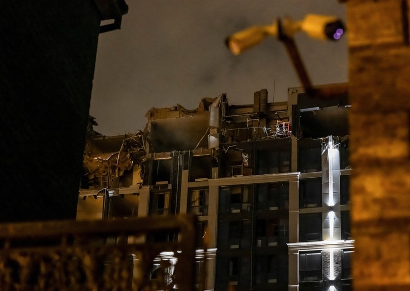 Kondisi gedung apartemen yang rusak akibat serangan rudal Rusia di Dnipro, Ukraian, Jumat (28/7/2023). (REUTERS/Viacheslav Ratynskyi)