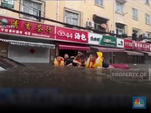 China Porak-Poranda karena Topan Doksuri
