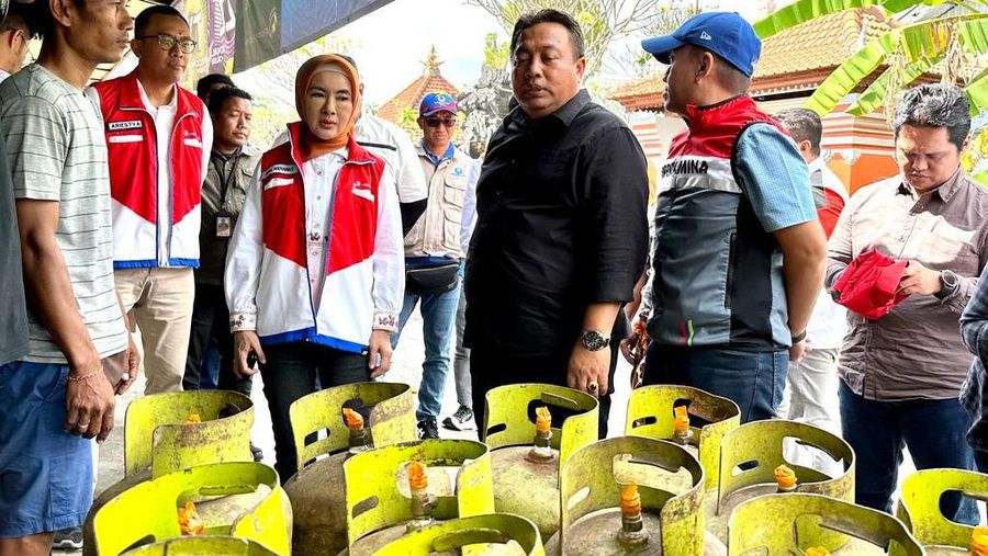 Dirut Pertamina Melakukan Pengecekan LPG di Bali,
