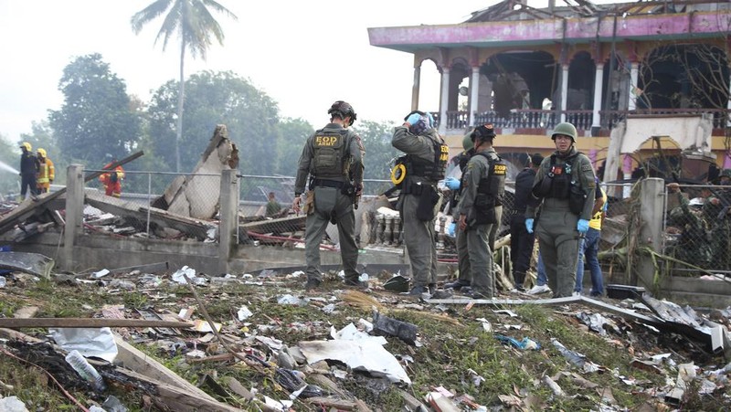 Kondisi lokasi ledakan di gudang kembang api di provinsi Narathiwat, Thailand, Sabtu (29/7/2023). (AP Photo/Kriya Tehtani)