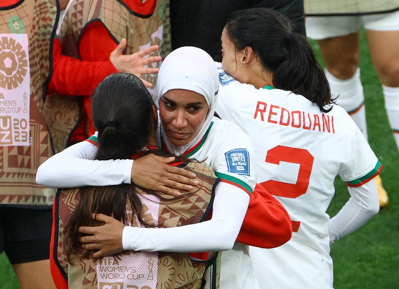 Warga beraktivitas saat gelombang pans di Central Park Manhattan, New York City, Amerika Serikat. (REUTERS/Amr Alfiky)