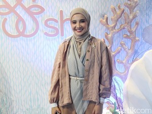 8 Gaya Hijab Artis yang Simple dan Elegan untuk Inspirasi Baju Lebaran