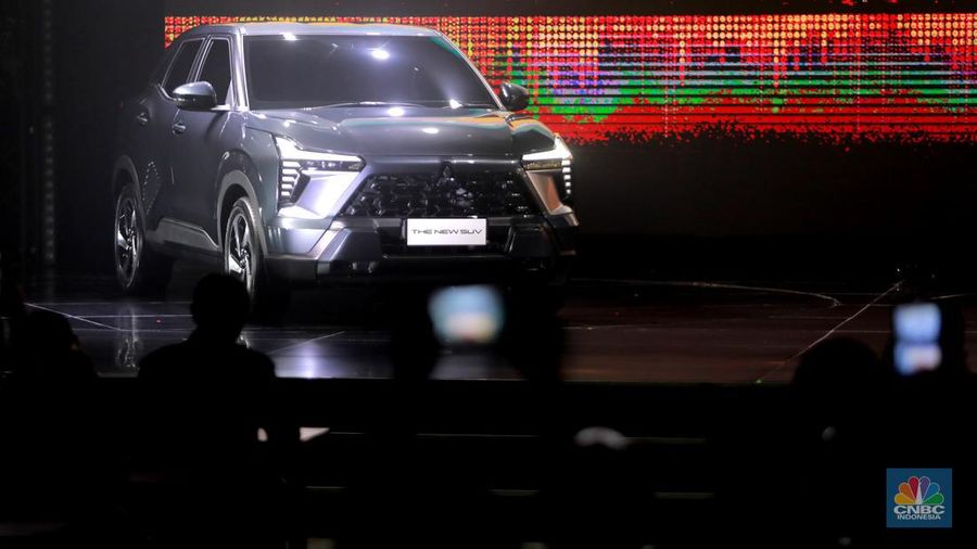 Eksterior The New SUV Mitsubishi dipamerkan untuk pertama kali di Kawasan Pondok Indah, Jakarta, Senin, (31/7). (CNBC Indonesia/Muhammad Sabki)