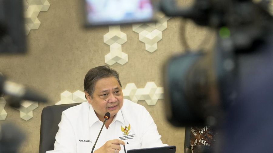 Menko Perekonomian Airlangga Hartarto dinilai mampu menjaga perekonomian Indonesia tetap kuat di tengah ancaman ketidakpastian global. (Dok. Partai Golkar)