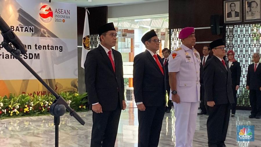 Pelantikan pejabat eselon 1, Kementerian ESDM. (CNBC Indonesia/Verda Nano Setiawan)