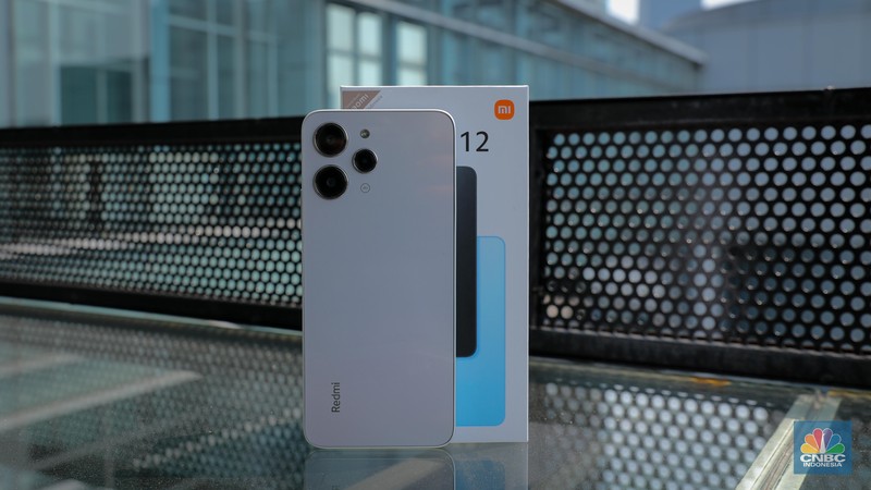 Redmi 12. (CNBC Indonesia/Faisal Rahman) Redmi 12. (CNBC Indonesia/Faisal Rahman)