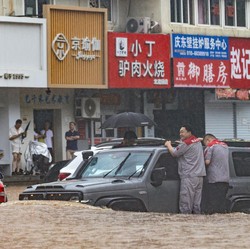Potret Beijing Lumpuh Total Diterjang Topan Super Doksuri