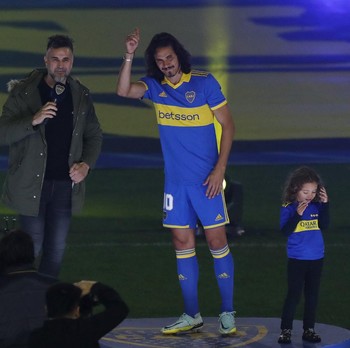 Eks Penyerang MU Edinson Cavani Gabung Klub Raksasa Argentina