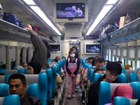 Libur HUT RI Jadi Mudik Dadakan, Tiket Kereta Laris Manis
