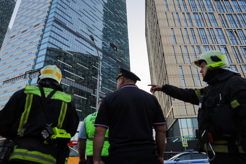 Kondisi kaca pada gedung perkantoran yang rusak usai serangan drone atau peswat tanpa awakn milik Ukraina di Moskow, Rusia, Selasa (1/8/2023). (REUTERS/Evgenia Novozhenina) Kondisi kaca pada gedung perkantoran yang rusak usai serangan drone atau peswat tanpa awakn milik Ukraina di Moskow, Rusia, Selasa (1/8/2023). (REUTERS/Evgenia Novozhenina)