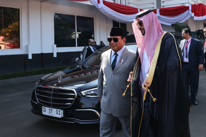 Menteri Pertahanan RI Prabowo Subianto menerima kunjungan Menteri Pertahanan Arab Saudi Pangeran Khalid bin Salman bin Abdul Aziz. Menteri Pertahanan RI Prabowo Subianto menerima kunjungan Menteri Pertahanan Arab Saudi Pangeran Khalid bin Salman bin Abdul Aziz. (Dok. Tim Media Prabowo Subianto)