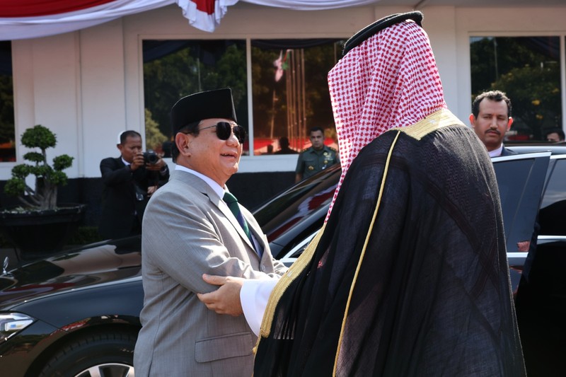 Menteri Pertahanan RI Prabowo Subianto menerima kunjungan Menteri Pertahanan Arab Saudi Pangeran Khalid bin Salman bin Abdul Aziz. Menteri Pertahanan RI Prabowo Subianto menerima kunjungan Menteri Pertahanan Arab Saudi Pangeran Khalid bin Salman bin Abdul Aziz. (Dok. Tim Media Prabowo Subianto)
