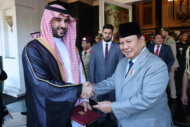 Menteri Pertahanan RI Prabowo Subianto menerima kunjungan Menteri Pertahanan Arab Saudi Pangeran Khalid bin Salman bin Abdul Aziz. Menteri Pertahanan RI Prabowo Subianto menerima kunjungan Menteri Pertahanan Arab Saudi Pangeran Khalid bin Salman bin Abdul Aziz. (Dok. Tim Media Prabowo Subianto)
