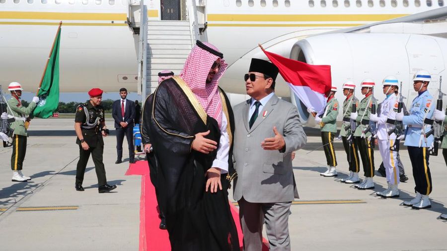 Menteri Pertahanan RI Prabowo Subianto menerima kunjungan Menteri Pertahanan Arab Saudi Pangeran Khalid bin Salman bin Abdul Aziz. (Dok. Tim Media Prabowo Subianto)