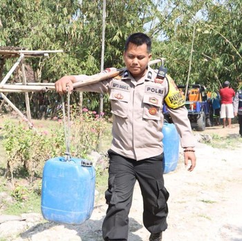Ada Kekeringan di Grobogan, Polisi Kirim Water Cannon