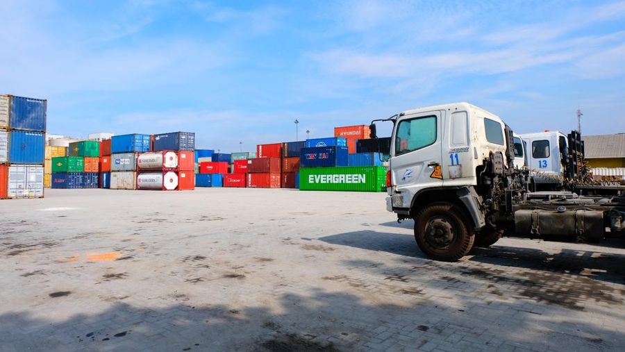 PT Pelindo Solusi Logistik (SPSL) sebagai Subholding BUMN Kepelabuhanan Pelindo melakukan optimalisasi pemanfaatan aset untuk Depo Petikemas di Pelabuhan Panjang. (Dok. Pelindo)