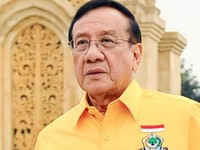 Tolak Munaslub, Akbar Tandjung Minta Kader Dukung Airlangga