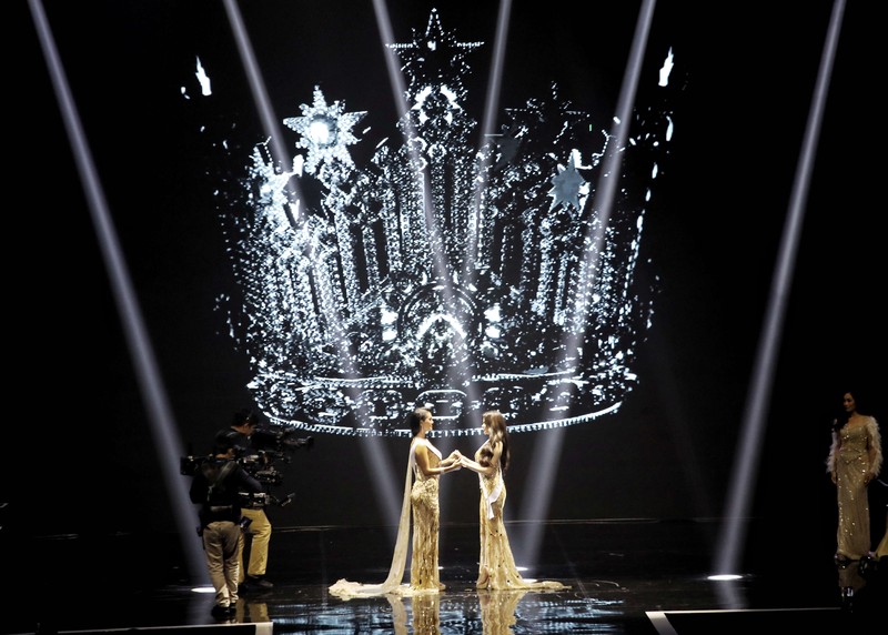 Fabienne Nicole Groeneveld resmi menyandang gelar Miss Universe Indonesia 2023. Fabienne merupakan kontestan yang mewakili DKI Jakarta. Fabienne Nicole Groeneveld resmi menyandang gelar Miss Universe Indonesia 2023. Fabienne merupakan kontestan yang mewakili DKI Jakarta. (Dok. Detikcom/Pradita Utama)