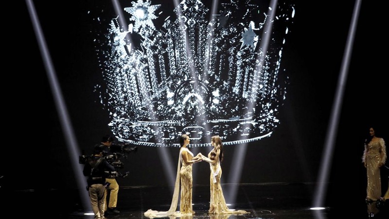 Fabienne Nicole Groeneveld resmi menyandang gelar Miss Universe Indonesia 2023. Fabienne merupakan kontestan yang mewakili DKI Jakarta. (Dok. Detikcom/Pradita Utama)