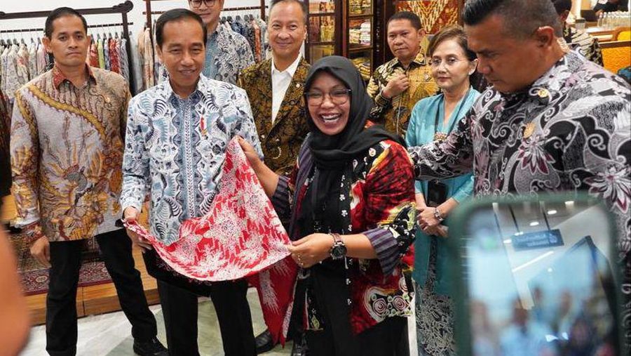 Jokowi pilih batik