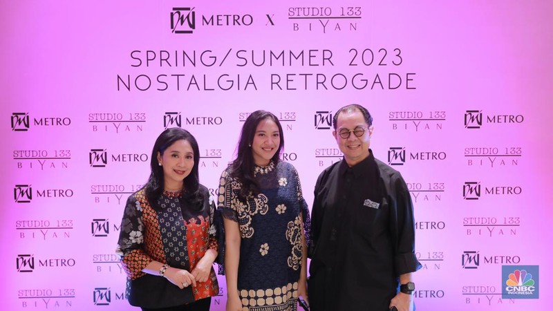 Koleksi Spring/Summer 2023 Nostalgic Retrogade dari lini mode siap pakai Studio 133 Biyan untuk wanita dan pria, Metro Plaza Senayan, Jakarta,Kamis, (3/8/2023). (CNBC Indonesia/Muhammad Sabki)