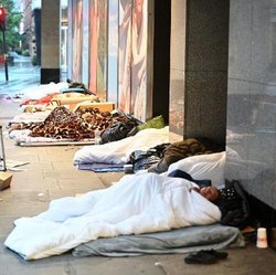 Potret Baru Inggris, Ramai Gelandangan Tidur di Trotoar Jalan