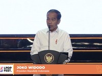 Podiumnya Ditempati Nadiem, Jokowi: Saya Gak Marah Kok..