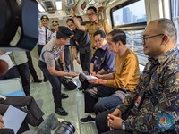 Jokowi Jawab Masalah-Masalah LRT Jabodebek & Kereta Cepat