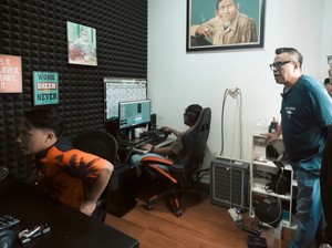 Jelajah Rumah Unik Cing Abdel yang Terkenal Mewah