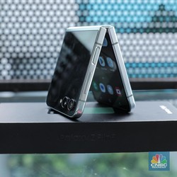 Samsung Galaxy Z Flip 5, Layar Kecil Raksasa Tanpa Celah