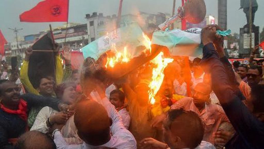 Activists and supporters of Vishwa Hindu Parishad (VHP) take part in a demonstration against the communal clashes in India's Haryana state, during a protest in Prayagraj on August 2, 2023.














.. Riot police were patrolling urban neighbourhoods near India's capital on August 3, following a second night of sectarian riots that have killed six people so far. (Photo by Sanjay KANOJIA / AFP)