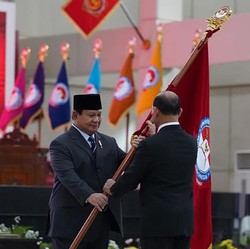 Prabowo Lantik Mayjen TNI Jonni Mahroza Sebagai Rektor Unhan