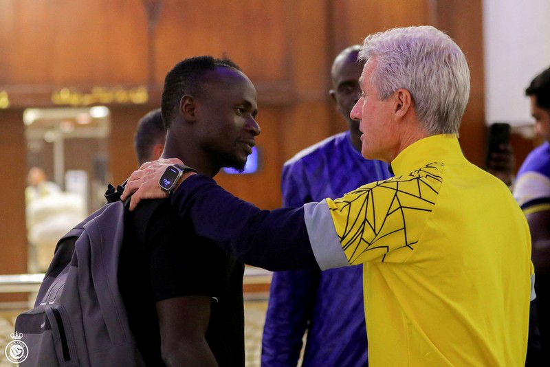 Pesepakbola Sadio Mane remsmi bergabung dengan klub Al Nassr. (Al Nassr Football Club/Handout via REUTERS) Pesepakbola Sadio Mane remsmi bergabung dengan klub Al Nassr. (Al Nassr Football Club/Handout via REUTERS)