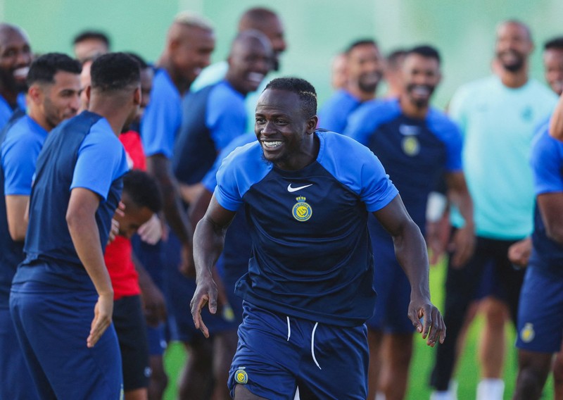 Pesepakbola Sadio Mane remsmi bergabung dengan klub Al Nassr. (Al Nassr Football Club/Handout via REUTERS) Pesepakbola Sadio Mane remsmi bergabung dengan klub Al Nassr. (Al Nassr Football Club/Handout via REUTERS)