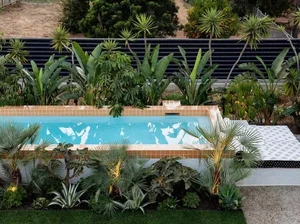 5 Desain Kolam Renang Outdoor yang Cocok di Lahan Kecil