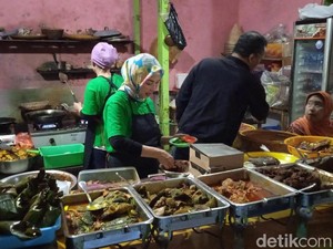 Nasi Uduk Rp 50.000 Laris Manis dan Tempat Makan Langganan Soekarno