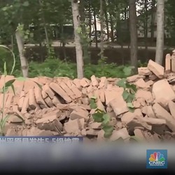Potret Gempa M 5,5 Guncang China, Ratusan Rumah Ambruk!