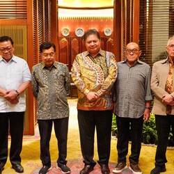 Ketemu Senior Golkar, Airlangga Bahas Target 20% Kursi DPR RI