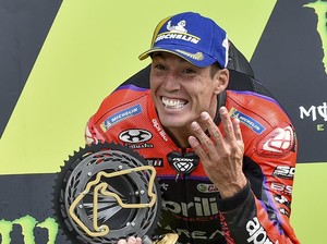 Tak Tahan Sakit Kelingking, Aleix Espargaro Mundur dari MotoGP Jerman