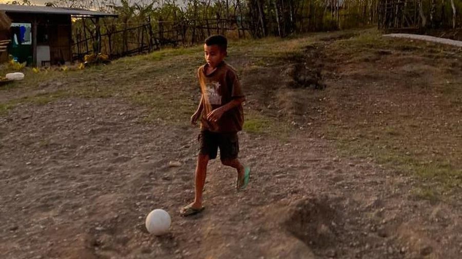 Bantu Anak-anak Pelosok NTT Jemput Mimpi Jadi Pemain Sepak Bola. (Dok. Berbuat Baik)