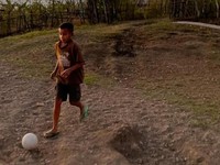 Bantu Anak-anak Pelosok NTT Jemput Mimpi Jadi Pemain Bola RI